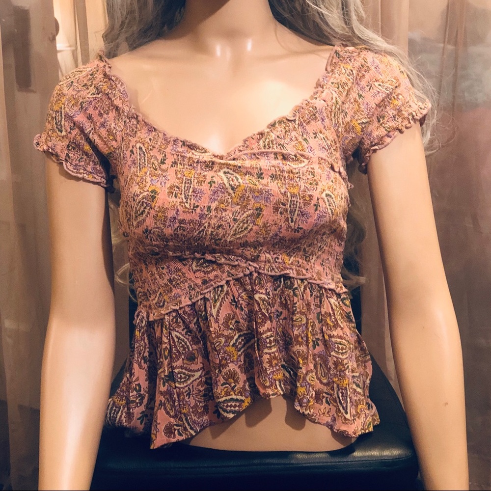 NWOT Malia Smocked Crop Top